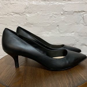 NWT Black Kitten Heels